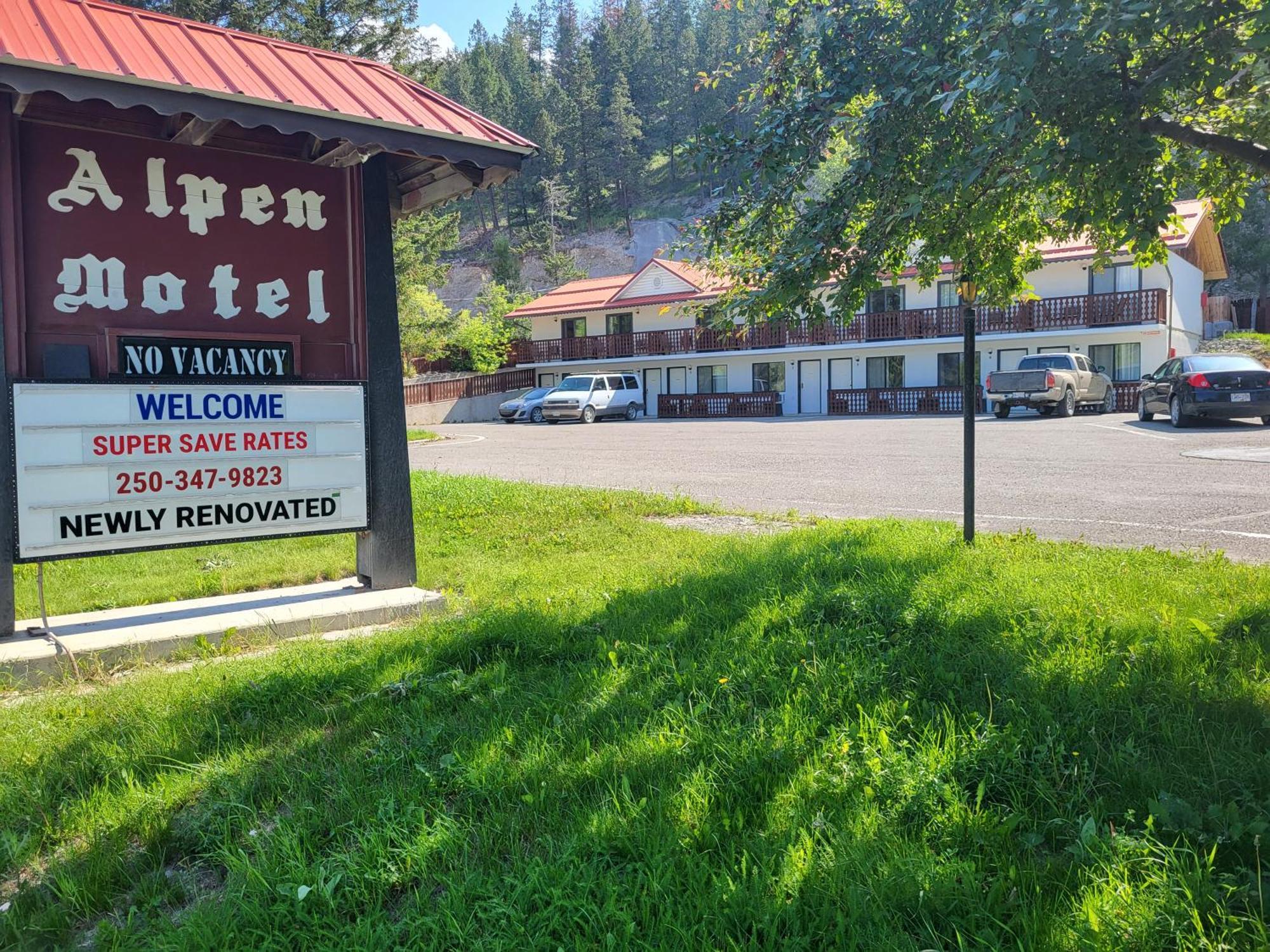 Alpen Motel Radium Hot Springs Zewnętrze zdjęcie