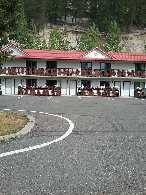 Alpen Motel Radium Hot Springs Zewnętrze zdjęcie