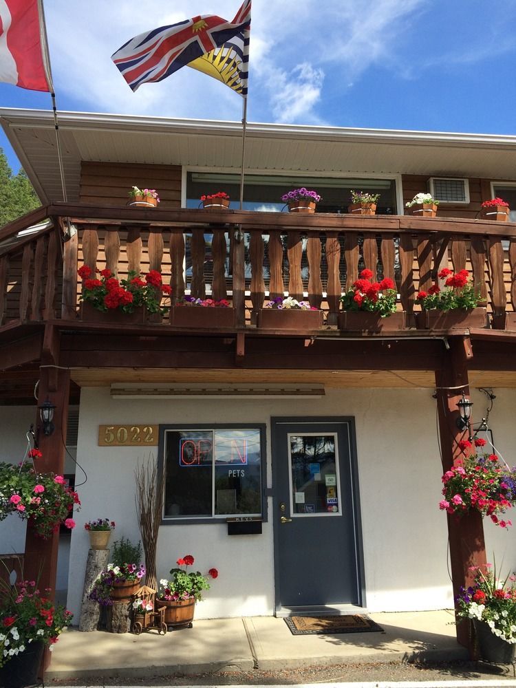 Alpen Motel Radium Hot Springs Zewnętrze zdjęcie